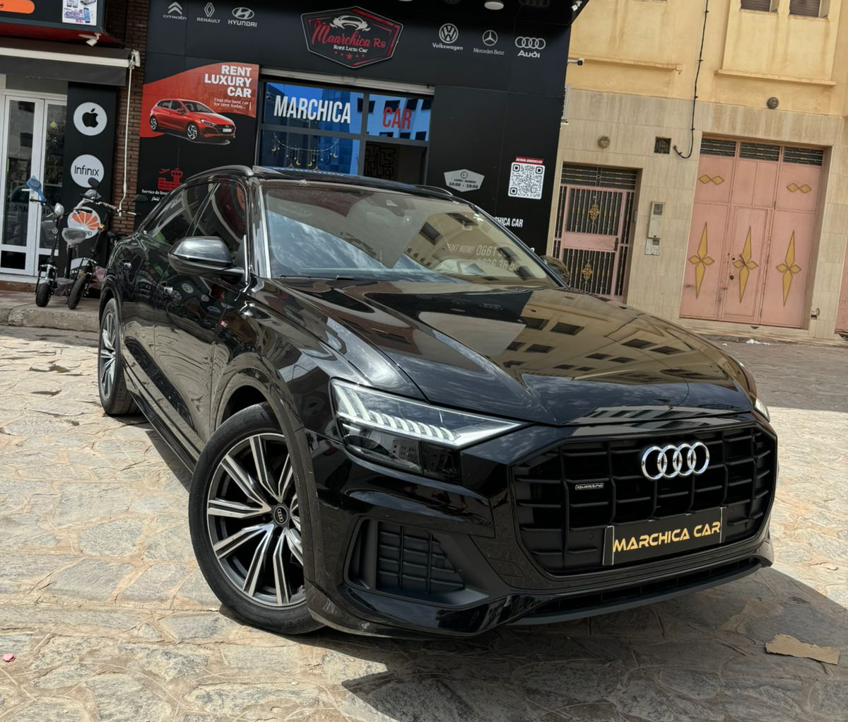 AUDI Q8